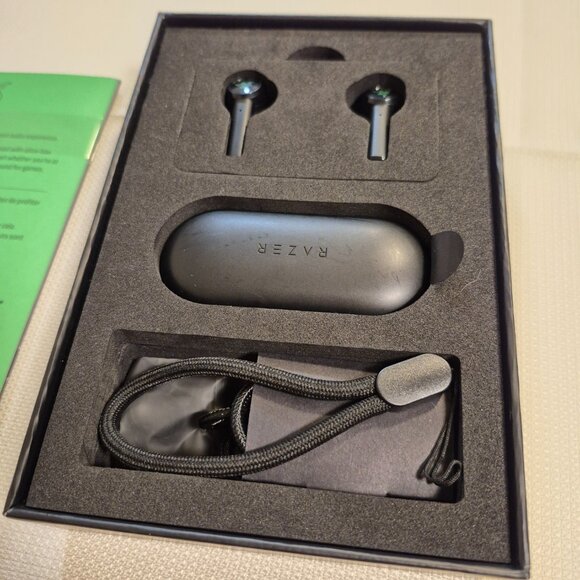 Razer Hammerhead True Wireless Earbuds - Picture 5 of 9